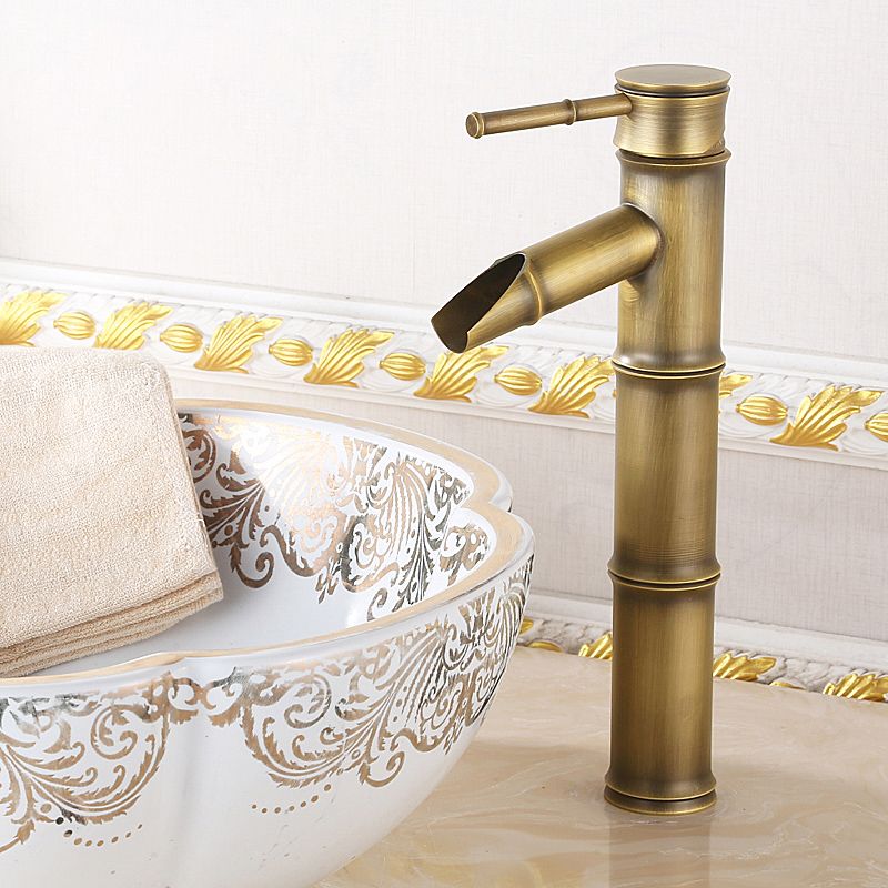 Vintage Wide Spread Bathroom Faucet 1-Handle Lavatory Faucet Clearhalo 'Accueil' 'Amélioration Domiciliaire' 'bathroom_sink_faucets' 'Ensembles de Lavabo & de Robinet de Toilette' 'home_improvement' 'home_improvement_bathroom_sink_faucets' 'Robinet de Lavabo de Salle de Bain' 'Rénovation et Équipement de Salle de Bain' 1200x1200_6876cbd7-8276-47d9-b7bc-f0e0e3fd094c