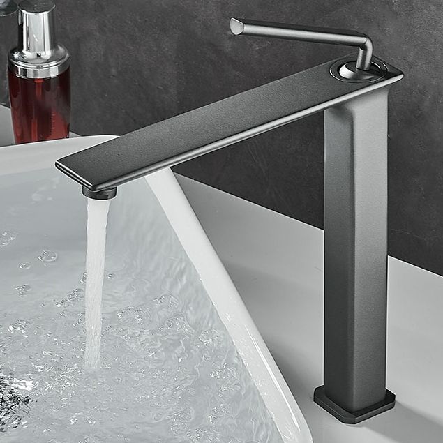 Modern Basin Lavatory Faucet Single Handle Low Arc Bathroom Faucet Clearhalo 'Bathroom Remodel & Bathroom Fixtures' 'Bathroom Sink Faucets' 'Bathroom Sinks & Faucet Components' 'bathroom_sink_faucets' 'Home Improvement' 'home_improvement' 'home_improvement_bathroom_sink_faucets' 1200x1200_692d3fa1-3753-47cf-b584-f2fabe1d149a