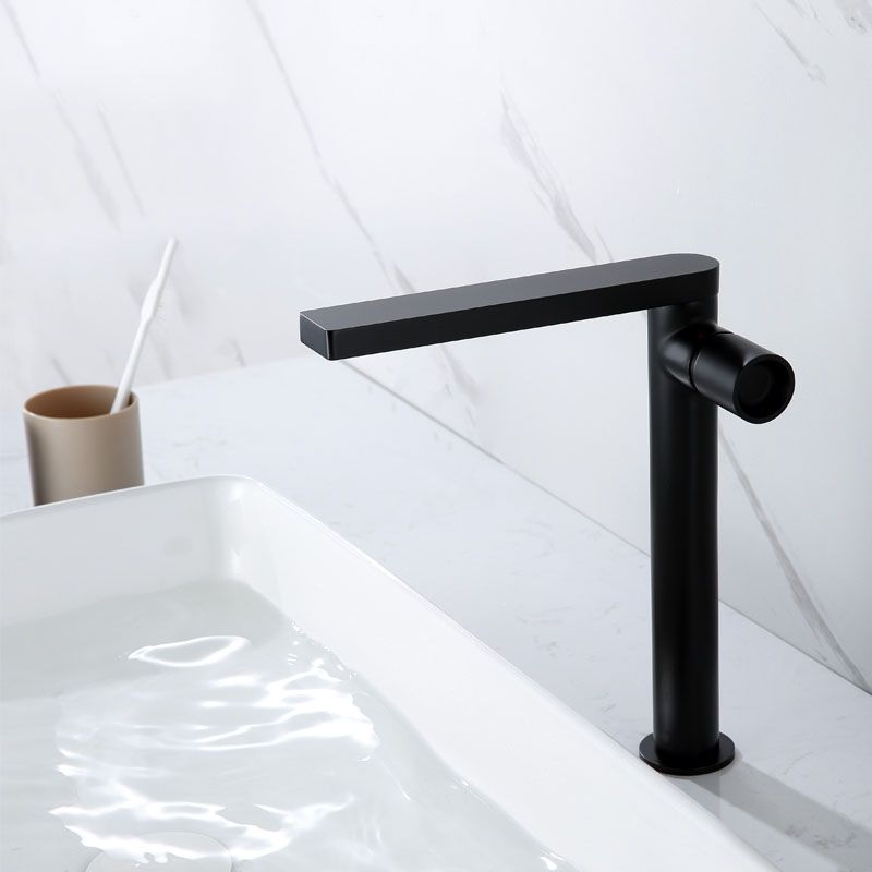 Modern Brass Bathroom Faucet Knob Handles Deck-mount Fixed Faucet Clearhalo 'Bathroom Remodel & Bathroom Fixtures' 'Bathtub Faucets' 'bathtub_faucets' 'Home Improvement' 'home_improvement' 'home_improvement_bathtub_faucets' 1200x1200_7006fb3a-7ead-44bf-9f92-38d8f2bc3dda