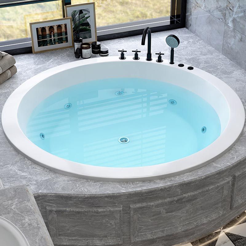 Modern Round Drop-in Bath Tub Acrylic Soaking Bathtub in White Clearhalo 'Bathroom Remodel & Bathroom Fixtures' 'Bathtubs' 'Home Improvement' 'home_improvement' 'home_improvement_bathtubs' 'Showers & Bathtubs' 1200x1200_73202db4-1c82-41e5-84b8-3a2ecfe4284d