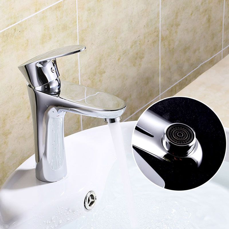 Single Handle Basin Lavatory Faucet Low Arc Brass Bathroom Faucet Clearhalo 'bathroom_sink_faucets' 'Conjuntos de Torneiras de Lavatório e Banheiro' 'home_improvement' 'home_improvement_bathroom_sink_faucets' 'Mobiliário Doméstico' 'Página inicial' 'Renovação e equipamento de casa de banho' 'Torneira para lavatório de banheiro' 1200x1200_75483dd4-aff7-4d63-a5a6-6f904d39e4d0