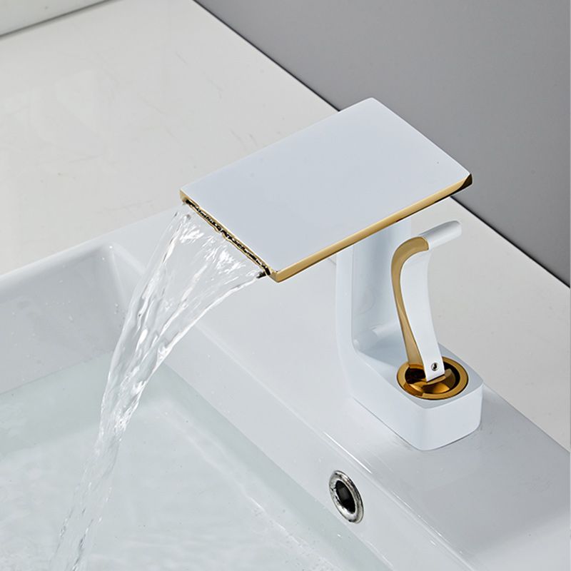 Luxury Single Handle Sink Faucet Bathroom Brass Centerset Faucet Clearhalo 'Bathroom Remodel & Bathroom Fixtures' 'Bathroom Sink Faucets' 'Bathroom Sinks & Faucet Components' 'bathroom_sink_faucets' 'Home Improvement' 'home_improvement' 'home_improvement_bathroom_sink_faucets' 1200x1200_7727c74a-5f3c-4ba1-ae02-058ce0c9adc8