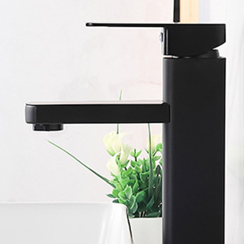 Contemporary Sink Faucet Digital Display Screen Solid Color Low Arc Sink Bathroom Faucet Clearhalo 'Bathroom Remodel & Bathroom Fixtures' 'Bathroom Sink Faucets' 'Bathroom Sinks & Faucet Components' 'bathroom_sink_faucets' 'Home Improvement' 'home_improvement' 'home_improvement_bathroom_sink_faucets' 1200x1200_7a37014f-1853-4d97-9285-768aa6305ffc