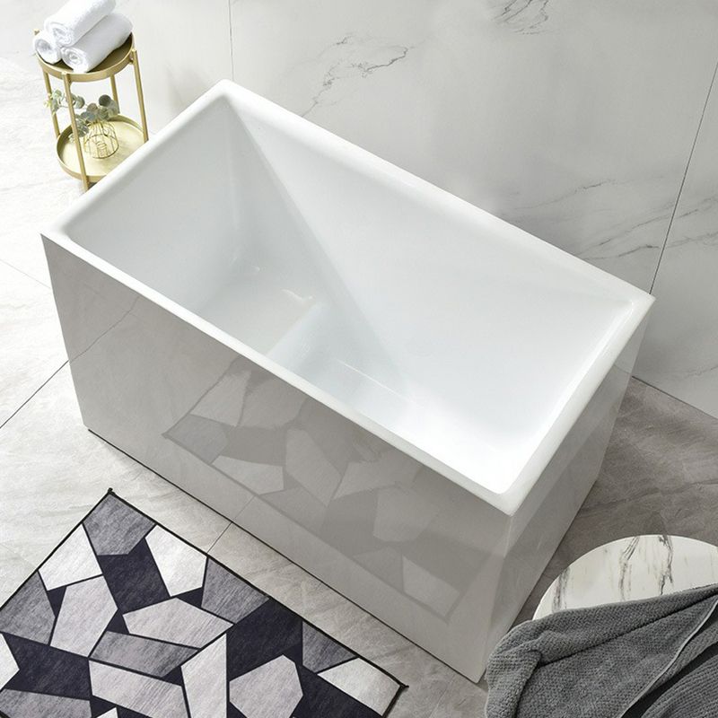 Acrylic Freestanding Bathtub Modern Rectangle Bathtub with Center Drain Clearhalo 'Bathroom Remodel & Bathroom Fixtures' 'Bathtubs' 'Home Improvement' 'home_improvement' 'home_improvement_bathtubs' 'Showers & Bathtubs' 1200x1200_7caa9583-dad6-4f93-9248-fb7c1b808074