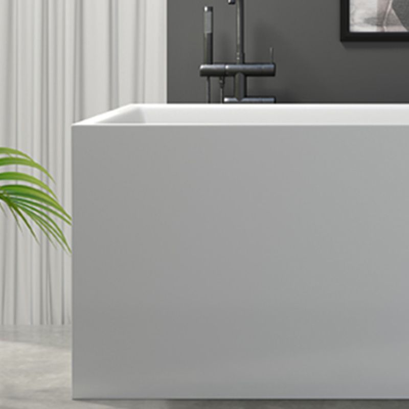 Modern Soaking Freestanding Bath Tub Acrylic Bathroom Bathtub in White Clearhalo 'Bathroom Remodel & Bathroom Fixtures' 'Bathtubs' 'Home Improvement' 'home_improvement' 'home_improvement_bathtubs' 'Showers & Bathtubs' 1200x1200_8e4c4d4f-86f5-4042-8605-a884939585ac