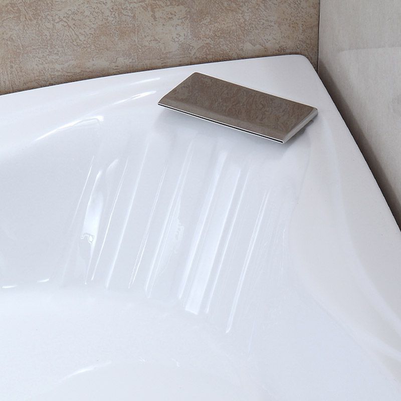 Contemporary Acrylic Corner Bath Tub White Tub with Internal Drain Clearhalo 'Bathroom Remodel & Bathroom Fixtures' 'Bathtubs' 'Home Improvement' 'home_improvement' 'home_improvement_bathtubs' 'Showers & Bathtubs' 1200x1200_915f7775-ba64-4cf4-88be-62fb39532b24