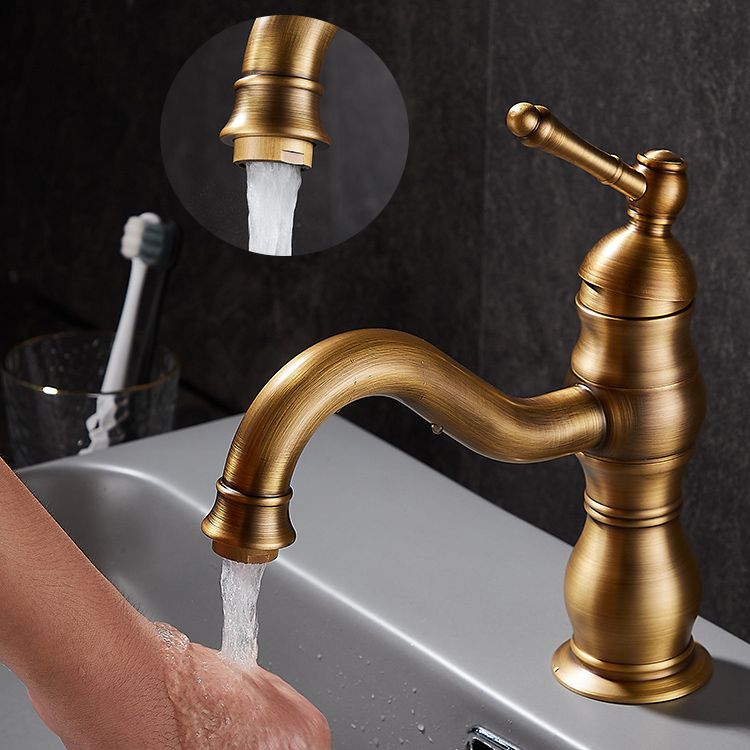 Traditional Wide Spread Bathroom Faucet Lever Handles Centerset Faucet Clearhalo 'Accueil' 'Amélioration Domiciliaire' 'bathroom_sink_faucets' 'Ensembles de Lavabo & de Robinet de Toilette' 'home_improvement' 'home_improvement_bathroom_sink_faucets' 'Robinet de Lavabo de Salle de Bain' 'Rénovation et Équipement de Salle de Bain' 1200x1200_92cd39d7-505e-4f04-8660-d24b9897b74c