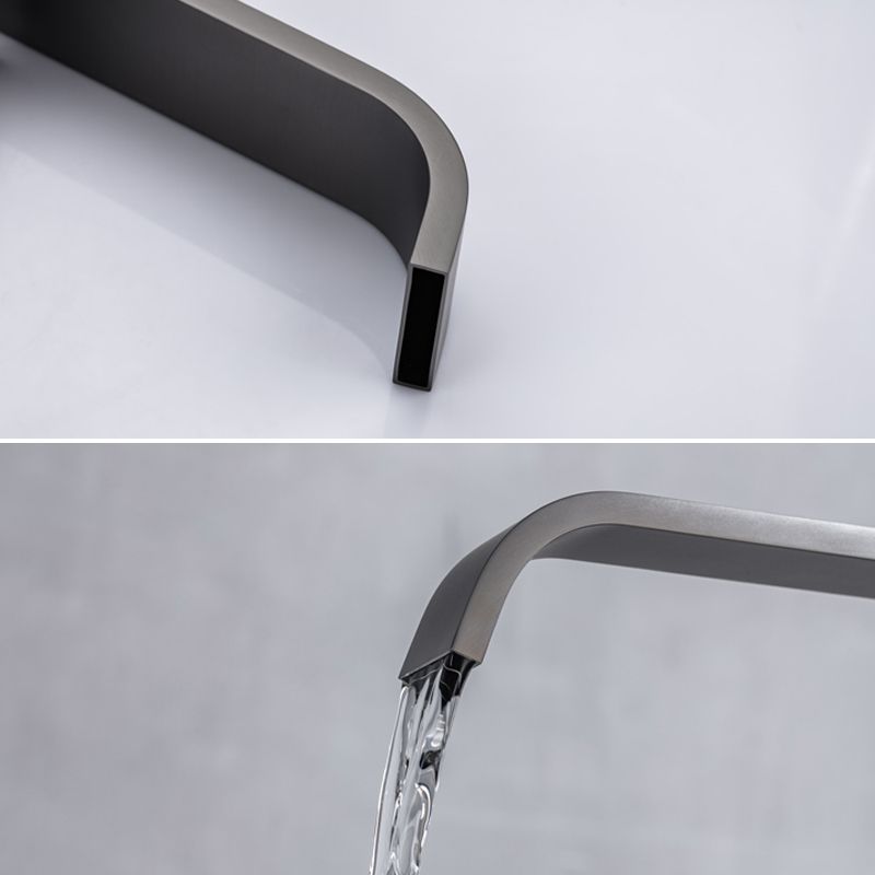 Floor Mounted Metal Freestanding Tub Filler Swivel Freestanding Faucet Clearhalo 'Bathroom Remodel & Bathroom Fixtures' 'Bathtub Faucets' 'bathtub_faucets' 'Home Improvement' 'home_improvement' 'home_improvement_bathtub_faucets' 1200x1200_9b76fe8d-6188-42f4-b5ba-8ffb21b51a25