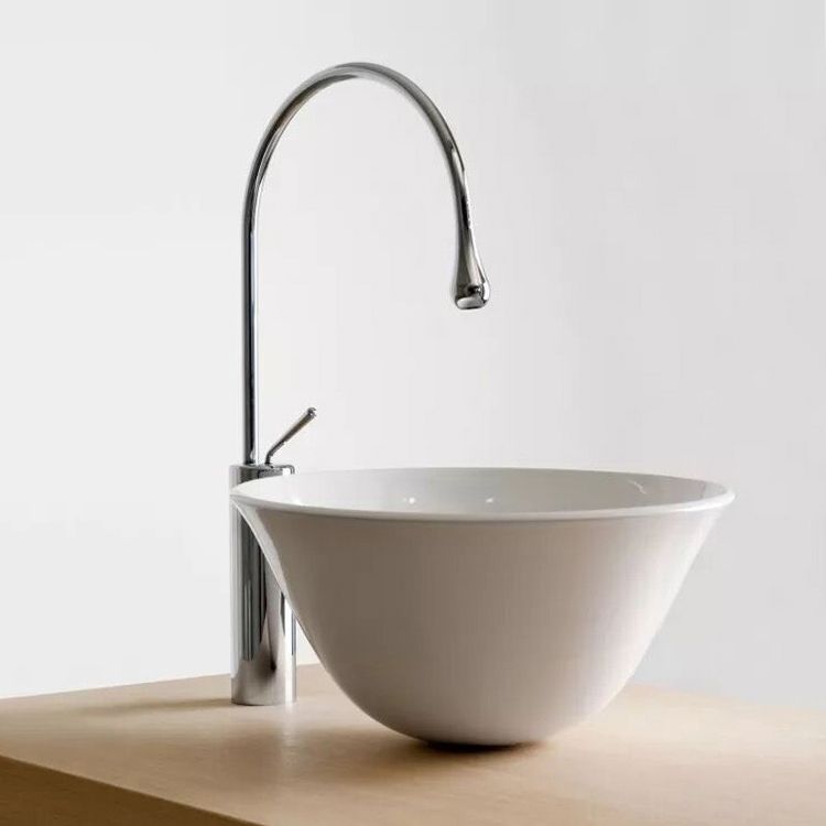 Gooseneck Lever Handles Sink Faucet Modern Circular Brass Bathroom Sink Faucet Clearhalo 'bathroom_sink_faucets' 'Conjuntos de Torneiras de Lavatório e Banheiro' 'home_improvement' 'home_improvement_bathroom_sink_faucets' 'Mobiliário Doméstico' 'Página inicial' 'Renovação e equipamento de casa de banho' 'Torneira para lavatório de banheiro' 1200x1200_9c0e687f-e21f-4f30-a749-cc4e91f3273c