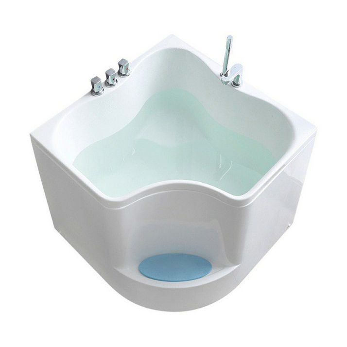 Modern Corner Soaking Bathtub White Acrylic Bathtub with Center-Front Drain Clearhalo 'Bathroom Remodel & Bathroom Fixtures' 'Bathtubs' 'Home Improvement' 'home_improvement' 'home_improvement_bathtubs' 'Showers & Bathtubs' 1200x1200_9cad139e-134b-412b-8ef7-ed364f3e1133