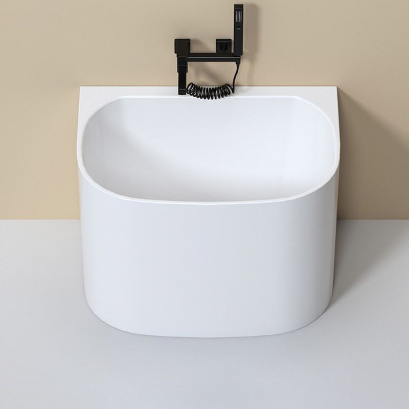 Modern Corner White Acrylic Bathtub Back to Wall with Drain Bath Tub Clearhalo 'Bathroom Remodel & Bathroom Fixtures' 'Bathtubs' 'Home Improvement' 'home_improvement' 'home_improvement_bathtubs' 'Showers & Bathtubs' 1200x1200_9d7d0134-3245-4b30-86a9-91e68d474db3