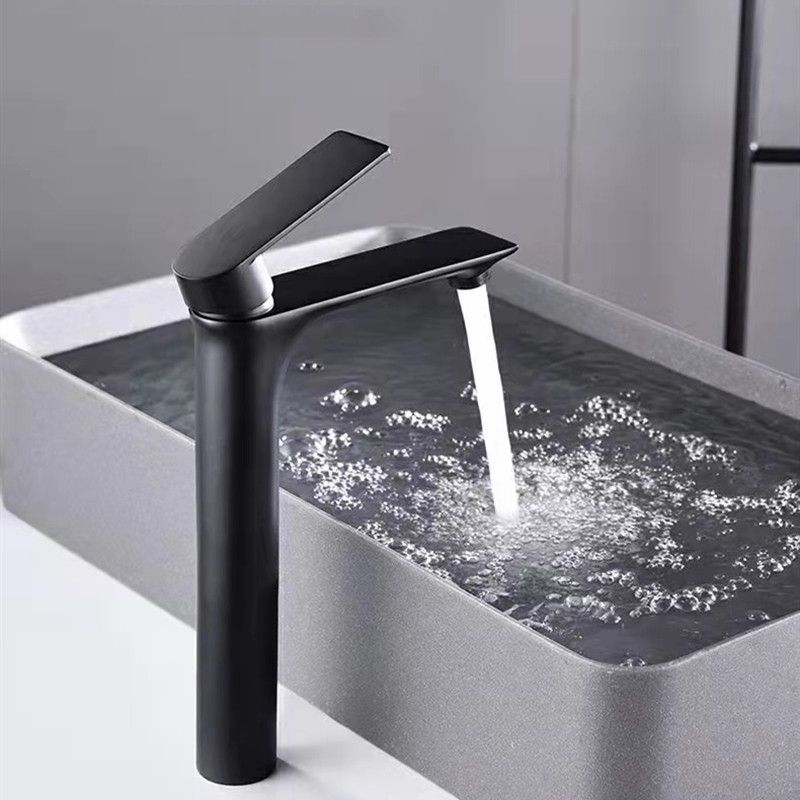 Modern Style Vessel Sink Faucet Lever Handle Copper Low Arc Vessel Faucet Clearhalo 'bathroom_sink_faucets' 'Conjunta de Baño y Conjunta de Grifo' 'Coronamiento de Baño y Dispositivo de Baño' 'Grifo del lavabo del baño' 'Hogar' 'home_improvement' 'home_improvement_bathroom_sink_faucets' 'Mejoras para el hogar' 1200x1200_9e7fa271-cade-4961-acb0-21717c013809