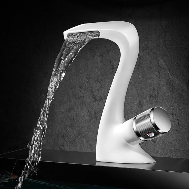 Modern Faucet Bathroom Knob Handle Single Hole Waterfall Spout Faucet Clearhalo 'bathroom_sink_faucets' 'Conjunta de Baño y Conjunta de Grifo' 'Coronamiento de Baño y Dispositivo de Baño' 'Grifo del lavabo del baño' 'Hogar' 'home_improvement' 'home_improvement_bathroom_sink_faucets' 'Mejoras para el hogar' 1200x1200_a0c6d882-d650-47d4-88f1-86676413d532