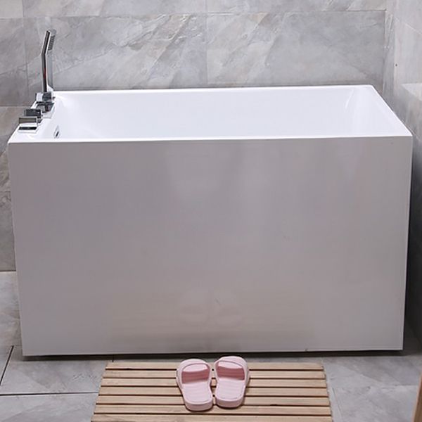 Contemporary White Acrylic Bathtub Rectangular Soaking Tub for Home Clearhalo 'Bathroom Remodel & Bathroom Fixtures' 'Bathtubs' 'Home Improvement' 'home_improvement' 'home_improvement_bathtubs' 'Showers & Bathtubs' 1200x1200_a1e8a083-4aa6-4234-97f7-04f93ad7edc0