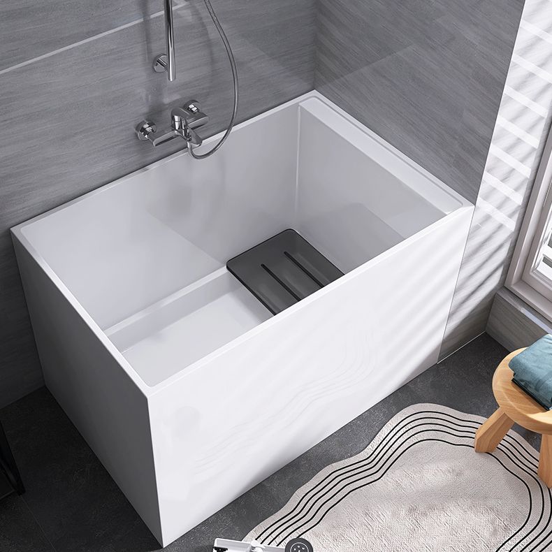 Modern Rectangle White Bathtub Acrylic Freestanding Soaking Bathtub with Drain Bath Tub Clearhalo 'Bathroom Remodel & Bathroom Fixtures' 'Bathtubs' 'Home Improvement' 'home_improvement' 'home_improvement_bathtubs' 'Showers & Bathtubs' 1200x1200_a46eddaf-f9ba-4d45-8691-b46f9704e01d