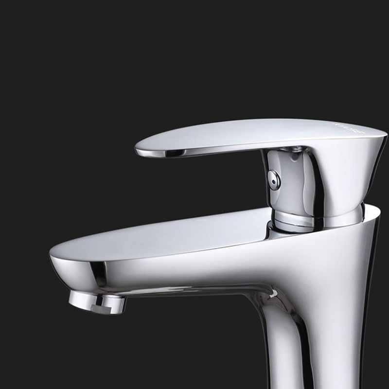 Single Handle Basin Lavatory Faucet Low Arc Brass Bathroom Faucet Clearhalo 'bathroom_sink_faucets' 'Conjuntos de Torneiras de Lavatório e Banheiro' 'home_improvement' 'home_improvement_bathroom_sink_faucets' 'Mobiliário Doméstico' 'Página inicial' 'Renovação e equipamento de casa de banho' 'Torneira para lavatório de banheiro' 1200x1200_aab2484d-7084-4215-9b89-60c5172858d2