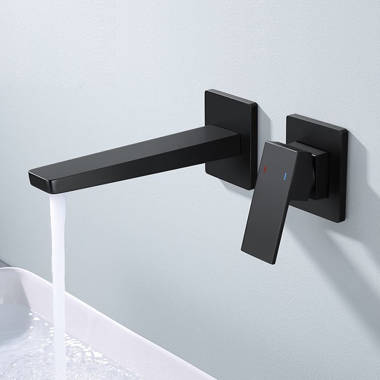 Lever Handle Wall Mounted Bathroom Faucet Modern Faucet with Hot and Cold Indication Clearhalo 'bathroom_sink_faucets' 'Conjunta de Baño y Conjunta de Grifo' 'Coronamiento de Baño y Dispositivo de Baño' 'Grifo del lavabo del baño' 'Hogar' 'home_improvement' 'home_improvement_bathroom_sink_faucets' 'Mejoras para el hogar' 1200x1200_ac43efce-785f-42d2-b1f1-9a01fed3e47f