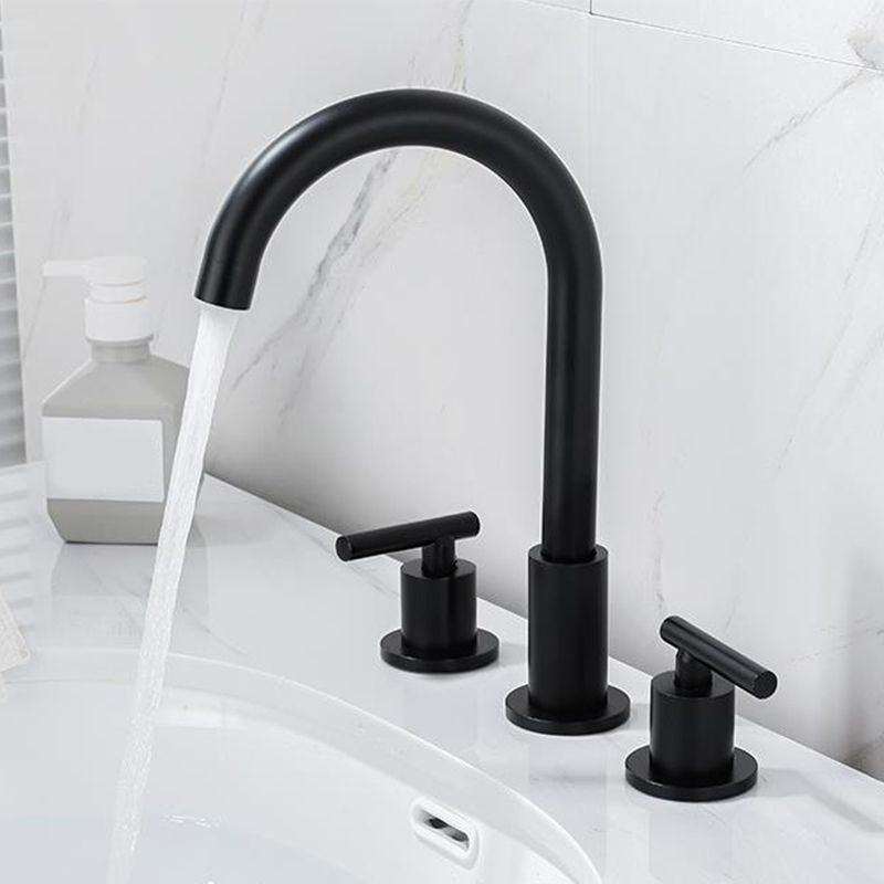 High-Arc Sink Faucet 3 Hole Lever Handle Bathroom Faucet with Water Hose Clearhalo 'Accueil' 'Amélioration Domiciliaire' 'bathroom_sink_faucets' 'Ensembles de Lavabo & de Robinet de Toilette' 'home_improvement' 'home_improvement_bathroom_sink_faucets' 'Robinet de Lavabo de Salle de Bain' 'Rénovation et Équipement de Salle de Bain' 1200x1200_b028abdc-b7d9-4c85-8788-52d74f039a7d