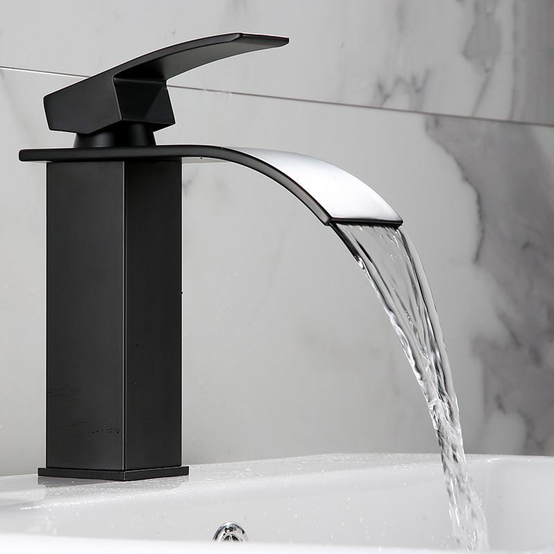 American Style 1 Handle Waterfall Basin Faucet, Bathroom Water Sink Faucet with Drain Clearhalo 'bathroom_sink_faucets' 'Conjunta de Baño y Conjunta de Grifo' 'Coronamiento de Baño y Dispositivo de Baño' 'Grifo del lavabo del baño' 'Hogar' 'home_improvement' 'home_improvement_bathroom_sink_faucets' 'Mejoras para el hogar' 1200x1200_b0bafc6d-800c-405c-9ef7-8e92faa70124