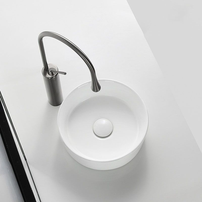 Modern Round Bathroom Sink Pop-Up Drain Vessel Bathroom Sink in white Clearhalo 'Bathroom Remodel & Bathroom Fixtures' 'Bathroom Sinks & Faucet Components' 'Bathroom Sinks' 'bathroom_sink' 'Home Improvement' 'home_improvement' 'home_improvement_bathroom_sink' 1200x1200_b4af406d-4656-46df-baed-5e503f70391f