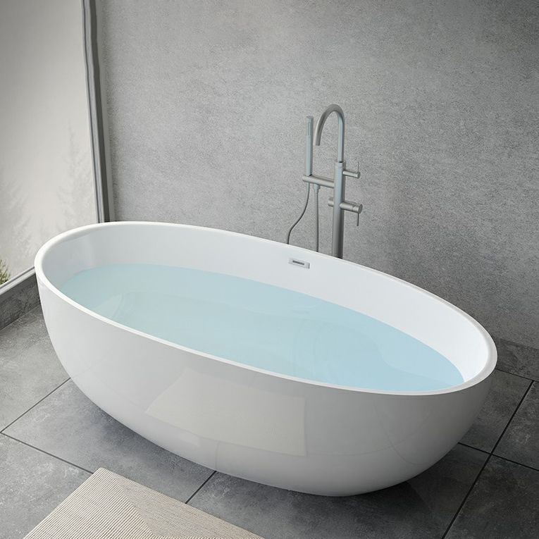 Modern Soaking Freestanding Bath Tub Acrylic Oval Bathtub with Overflow Trim Clearhalo 'Bathroom Remodel & Bathroom Fixtures' 'Bathtubs' 'Home Improvement' 'home_improvement' 'home_improvement_bathtubs' 'Showers & Bathtubs' 1200x1200_b765efb4-9c55-4caf-80e1-15e317bbba0e