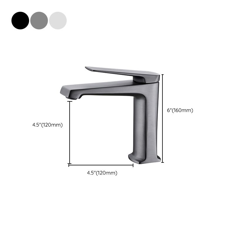 Modern Lavatory Faucet Brass Lever Handles Low Arc Bathroom Faucet Clearhalo 'bathroom_sink_faucets' 'Conjunta de Baño y Conjunta de Grifo' 'Coronamiento de Baño y Dispositivo de Baño' 'Grifo del lavabo del baño' 'Hogar' 'home_improvement' 'home_improvement_bathroom_sink_faucets' 'Mejoras para el hogar' 1200x1200_c4c79d24-efe0-4641-8e01-0a61e1cf756d