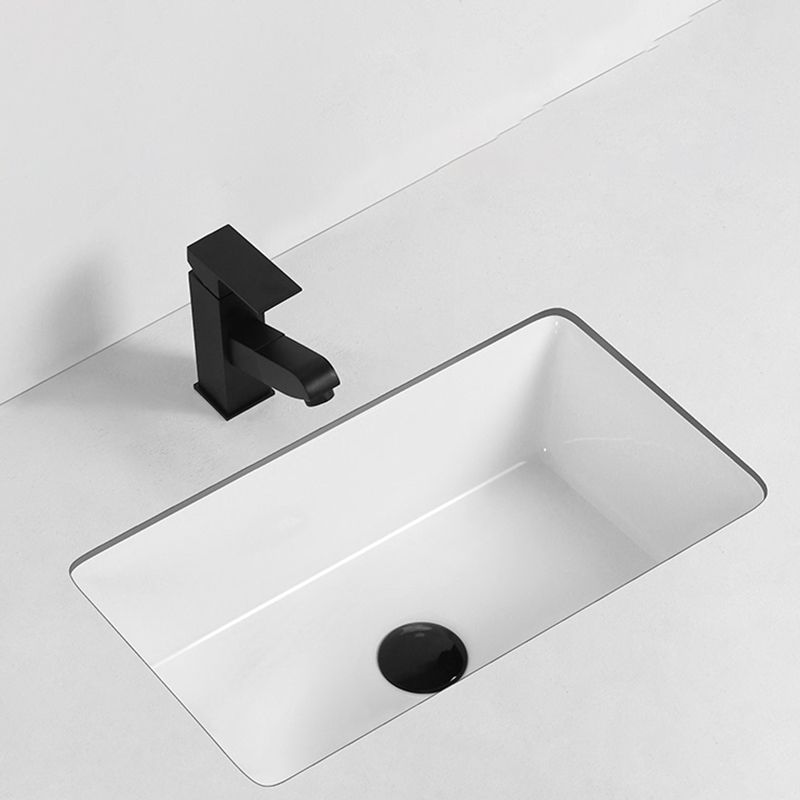 Rectangular Bathroom Sink in White with Overflow Porcelain Undermount Sink Clearhalo 'Bathroom Remodel & Bathroom Fixtures' 'Bathroom Sinks & Faucet Components' 'Bathroom Sinks' 'bathroom_sink' 'Home Improvement' 'home_improvement' 'home_improvement_bathroom_sink' 1200x1200_c801df49-331b-4975-9f65-dbe6a5297d99