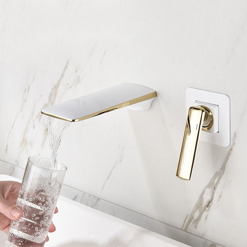 Wall Mounted Bathroom Faucets Glam Style Lever Handles Faucets Clearhalo 'bathroom_sink_faucets' 'Conjunta de Baño y Conjunta de Grifo' 'Coronamiento de Baño y Dispositivo de Baño' 'Grifo del lavabo del baño' 'Hogar' 'home_improvement' 'home_improvement_bathroom_sink_faucets' 'Mejoras para el hogar' 1200x1200_c8ddf04b-8c44-47d2-b0b0-4a1b9db8c95b