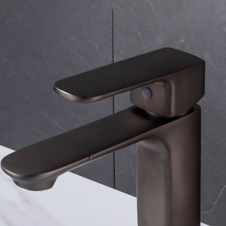 Modern Sink Faucet Pure Color Copper Vessel Sink Faucet for Bathroom Clearhalo 'bathroom_sink_faucets' 'Conjunta de Baño y Conjunta de Grifo' 'Coronamiento de Baño y Dispositivo de Baño' 'Grifo del lavabo del baño' 'Hogar' 'home_improvement' 'home_improvement_bathroom_sink_faucets' 'Mejoras para el hogar' 1200x1200_c90765b2-d44d-4fe6-81e8-97bb64010fb5