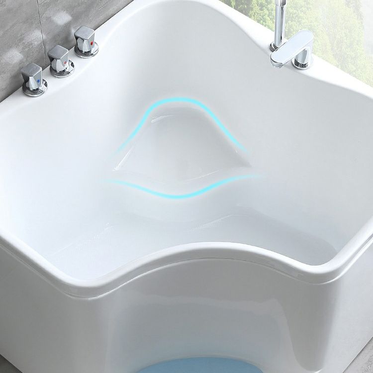 Modern Corner Soaking Bathtub White Acrylic Bathtub with Center-Front Drain Clearhalo 'Bathroom Remodel & Bathroom Fixtures' 'Bathtubs' 'Home Improvement' 'home_improvement' 'home_improvement_bathtubs' 'Showers & Bathtubs' 1200x1200_cd3a8f08-18db-4e54-83e6-440b04581c86