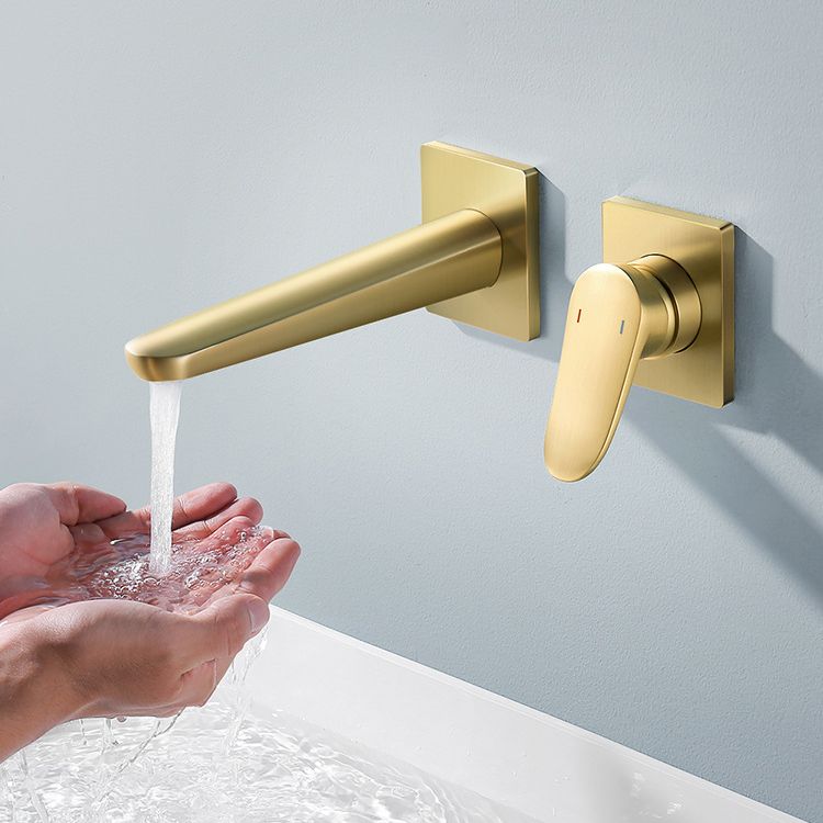 Lever Handle Wall Mounted Bathroom Faucet Modern Faucet with Hot and Cold Indication Clearhalo 'bathroom_sink_faucets' 'Conjunta de Baño y Conjunta de Grifo' 'Coronamiento de Baño y Dispositivo de Baño' 'Grifo del lavabo del baño' 'Hogar' 'home_improvement' 'home_improvement_bathroom_sink_faucets' 'Mejoras para el hogar' 1200x1200_cf3db243-2a74-4845-b87b-e149745b4592