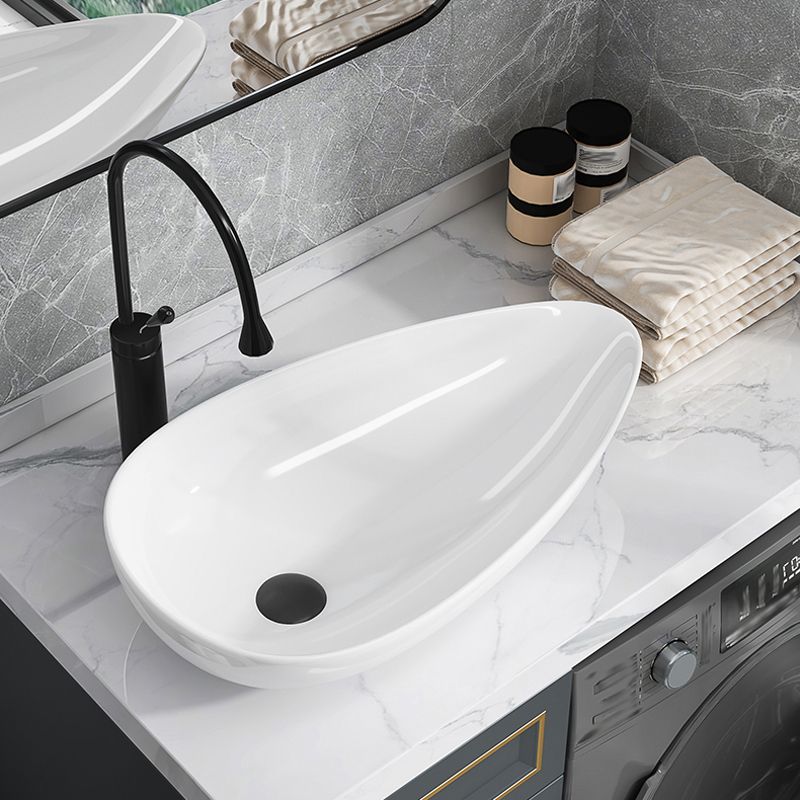 Modern Bathroom Sink with Single Faucet Hole Porcelain Oval-Shape Vessel Bathroom Sink Clearhalo 'Bathroom Remodel & Bathroom Fixtures' 'Bathroom Sinks & Faucet Components' 'Bathroom Sinks' 'bathroom_sink' 'Home Improvement' 'home_improvement' 'home_improvement_bathroom_sink' 1200x1200_d233d520-8378-483c-b1e3-06305a9021a9