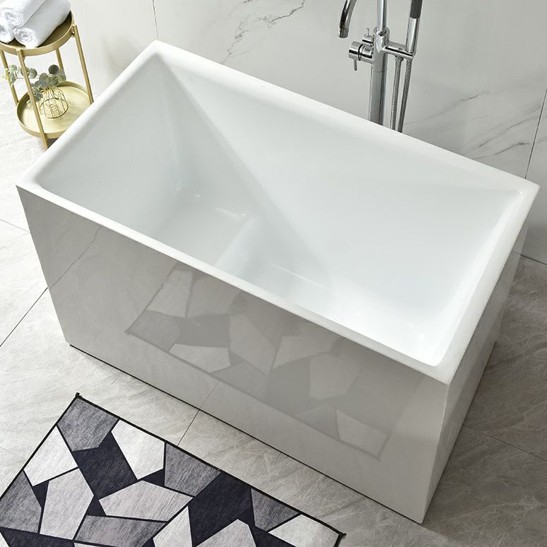 Acrylic Freestanding Bathtub Modern Rectangle Bathtub with Center Drain Clearhalo 'Bathroom Remodel & Bathroom Fixtures' 'Bathtubs' 'Home Improvement' 'home_improvement' 'home_improvement_bathtubs' 'Showers & Bathtubs' 1200x1200_d29133ef-1378-4765-8e5f-8031a6b4bb2f