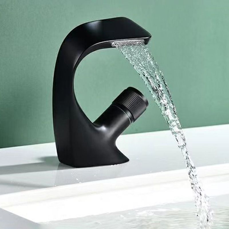 Modern Centerset Faucets Single Knob Handle Faucets with Waterfall Spout Clearhalo 'Bathroom Remodel & Bathroom Fixtures' 'Bathroom Sink Faucets' 'Bathroom Sinks & Faucet Components' 'bathroom_sink_faucets' 'Home Improvement' 'home_improvement' 'home_improvement_bathroom_sink_faucets' 1200x1200_d2bb9889-cf78-4e29-81f5-6d9082c38170