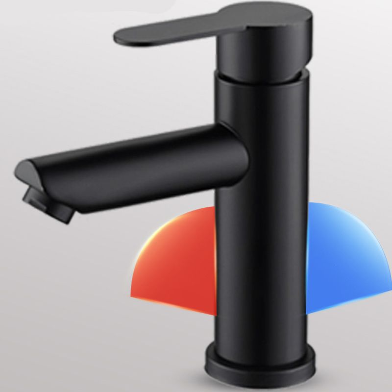 Circular Bathroom Faucet Modern Style Black Sink Faucet with Stainless Steel Clearhalo 'bathroom_sink_faucets' 'Conjuntos de Torneiras de Lavatório e Banheiro' 'home_improvement' 'home_improvement_bathroom_sink_faucets' 'Mobiliário Doméstico' 'Página inicial' 'Renovação e equipamento de casa de banho' 'Torneira para lavatório de banheiro' 1200x1200_da0f7045-74c2-4cea-ba2c-74c603a4f5e6