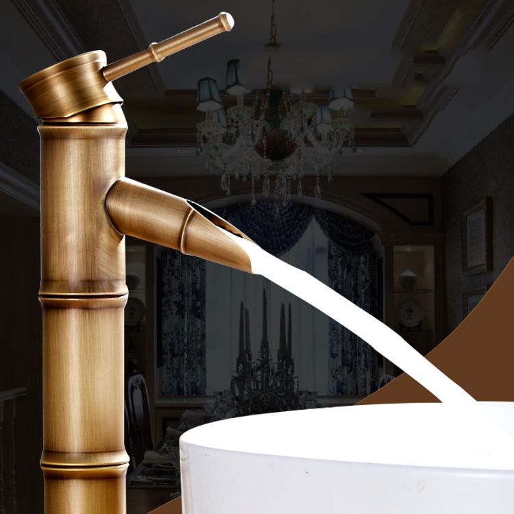 Lever Handle Farmhouse Faucet Circular Low-arc Sink Faucet for Bathroom Clearhalo 'Accueil' 'Amélioration Domiciliaire' 'bathroom_sink_faucets' 'Ensembles de Lavabo & de Robinet de Toilette' 'home_improvement' 'home_improvement_bathroom_sink_faucets' 'Robinet de Lavabo de Salle de Bain' 'Rénovation et Équipement de Salle de Bain' 1200x1200_daff8387-013d-4a5e-954f-e465765c2f07