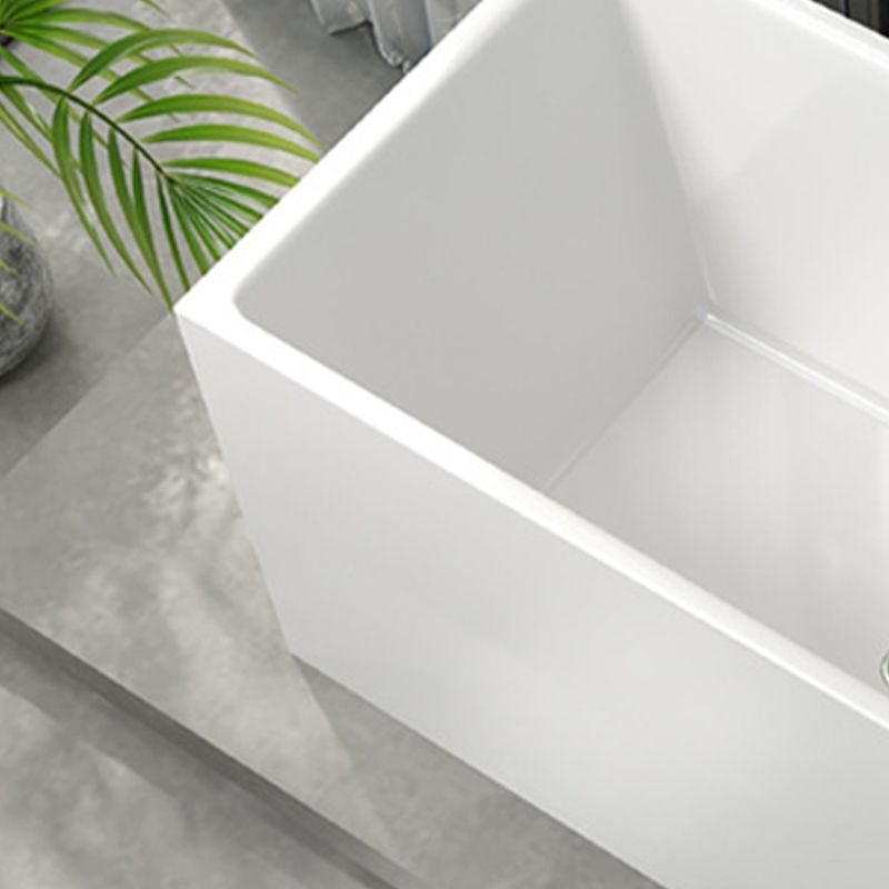 Modern Soaking Freestanding Bath Tub Acrylic Bathroom Bathtub in White Clearhalo 'Bathroom Remodel & Bathroom Fixtures' 'Bathtubs' 'Home Improvement' 'home_improvement' 'home_improvement_bathtubs' 'Showers & Bathtubs' 1200x1200_e0058797-dd21-4904-a274-46241ca6d6c3