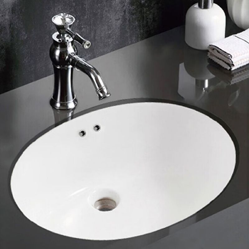 Modern Porcelain Bathroom Sink in White with Overflow Undermount Sink Clearhalo 'Bathroom Remodel & Bathroom Fixtures' 'Bathroom Sinks & Faucet Components' 'Bathroom Sinks' 'bathroom_sink' 'Home Improvement' 'home_improvement' 'home_improvement_bathroom_sink' 1200x1200_e6820cf0-45d0-48d7-bad6-ded2e63be68d