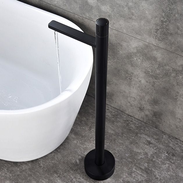 Floor Mounted Freestanding Tub Filler Freestanding High Arc Tub Filler Trim in Silver Clearhalo 'Bathroom Remodel & Bathroom Fixtures' 'Bathtub Faucets' 'bathtub_faucets' 'Home Improvement' 'home_improvement' 'home_improvement_bathtub_faucets' 1200x1200_eb388702-a48a-4574-844c-309430de102c