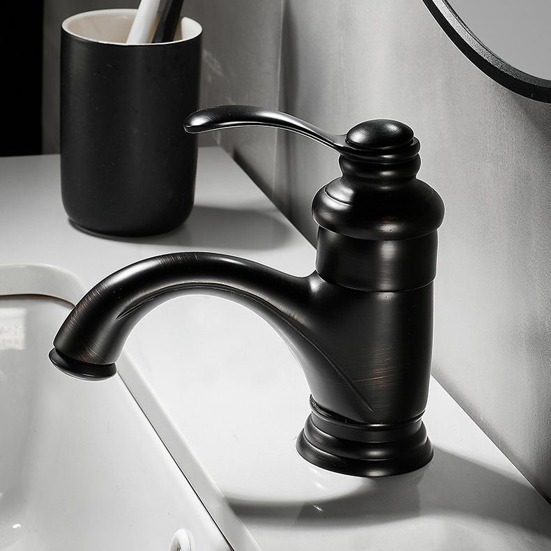 Traditional Wide Spread Bathroom Faucet Lever Handles Lavatory Faucet Clearhalo 'bathroom_sink_faucets' 'Conjuntos de Torneiras de Lavatório e Banheiro' 'home_improvement' 'home_improvement_bathroom_sink_faucets' 'Mobiliário Doméstico' 'Página inicial' 'Renovação e equipamento de casa de banho' 'Torneira para lavatório de banheiro' 1200x1200_ed707001-7a1b-4e82-8bfc-1926d27d060a