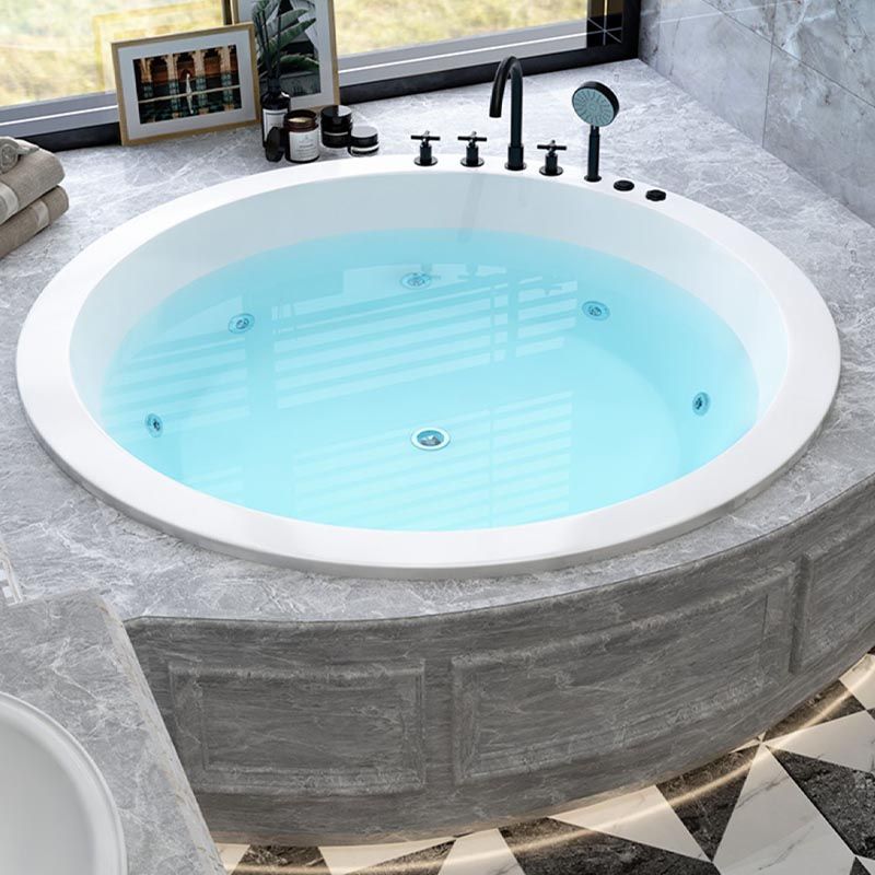 Modern Round Drop-in Bath Tub Acrylic Soaking Bathtub in White Clearhalo 'Bathroom Remodel & Bathroom Fixtures' 'Bathtubs' 'Home Improvement' 'home_improvement' 'home_improvement_bathtubs' 'Showers & Bathtubs' 1200x1200_ef2b281f-5d9e-424c-a51e-57d21874f923