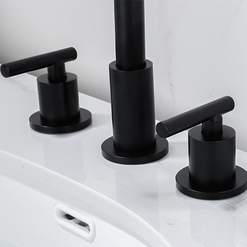 High-Arc Sink Faucet 3 Hole Lever Handle Bathroom Faucet with Water Hose Clearhalo 'Accueil' 'Amélioration Domiciliaire' 'bathroom_sink_faucets' 'Ensembles de Lavabo & de Robinet de Toilette' 'home_improvement' 'home_improvement_bathroom_sink_faucets' 'Robinet de Lavabo de Salle de Bain' 'Rénovation et Équipement de Salle de Bain' 1200x1200_ef5a8331-00bf-4bea-81f2-aa78879bf286