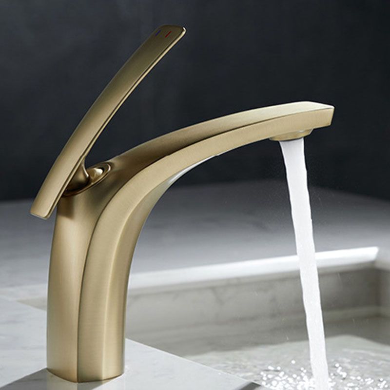 Modern Copper Vessel Faucet Lever Handles Low Arc Vessel Faucet for Bathroom Clearhalo 'bathroom_sink_faucets' 'Conjunta de Baño y Conjunta de Grifo' 'Coronamiento de Baño y Dispositivo de Baño' 'Grifo del lavabo del baño' 'Hogar' 'home_improvement' 'home_improvement_bathroom_sink_faucets' 'Mejoras para el hogar' 1200x1200_f42651e4-7dab-423d-9284-bc4d2b65591f