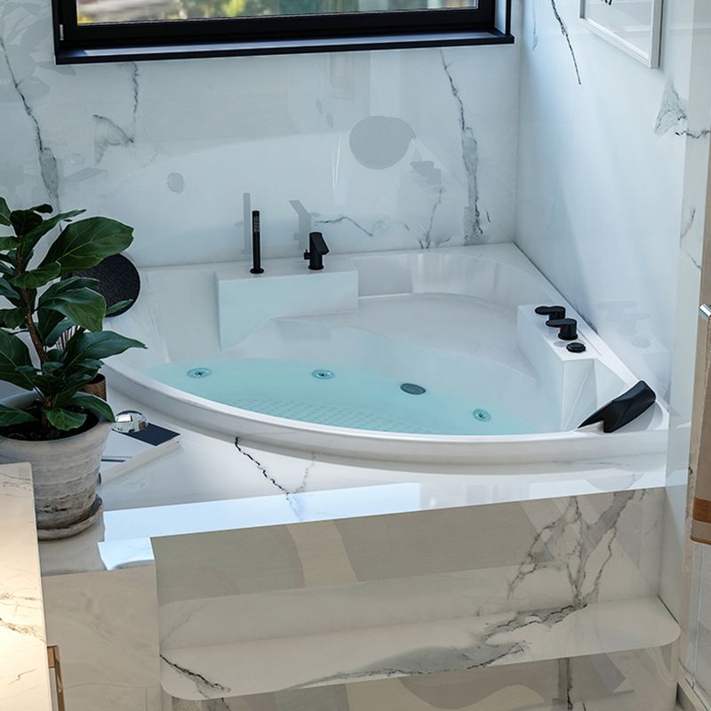 Acrylic Modern Back to Wall Bath Tub Bathroom Corner Bathtub in White Clearhalo 'Bathroom Remodel & Bathroom Fixtures' 'Bathtubs' 'Home Improvement' 'home_improvement' 'home_improvement_bathtubs' 'Showers & Bathtubs' 1200x1200_f7561cae-8696-4b77-99d7-ca2eccced8ec