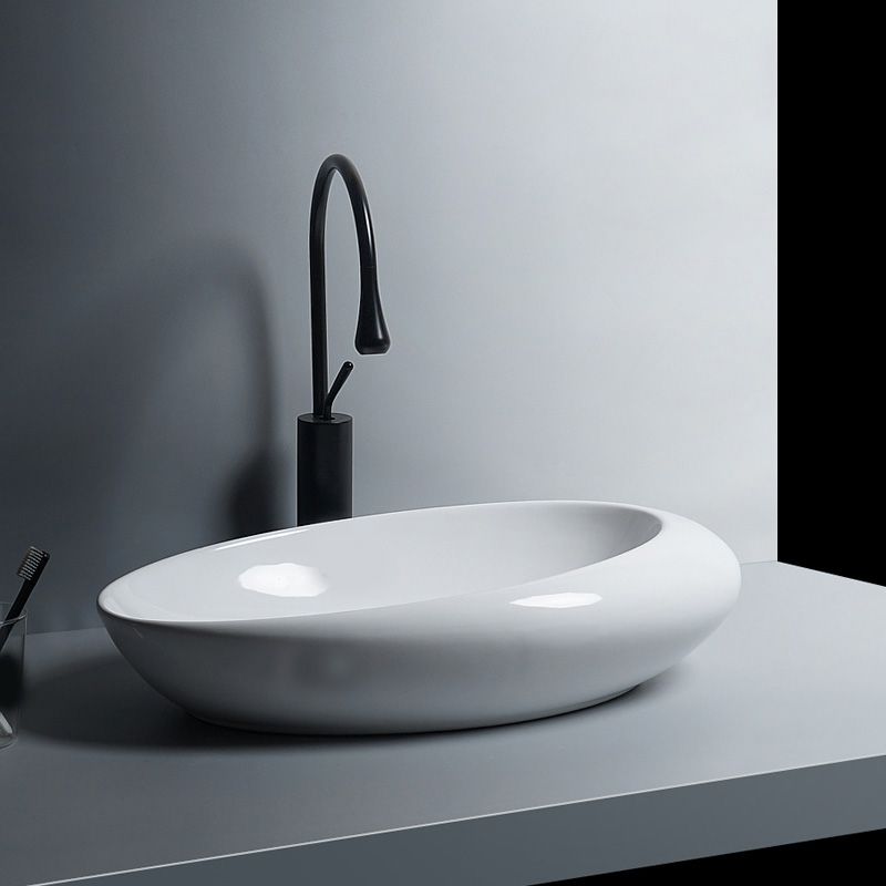 Modern Bathroom Sink Porcelain Oval-Shape Vessel Bathroom Sink with Pop-Up Drain Clearhalo 'Bathroom Remodel & Bathroom Fixtures' 'Bathroom Sinks & Faucet Components' 'Bathroom Sinks' 'bathroom_sink' 'Home Improvement' 'home_improvement' 'home_improvement_bathroom_sink' 1200x1200_f8d75534-c7f1-47aa-8292-d1619ba6ed95