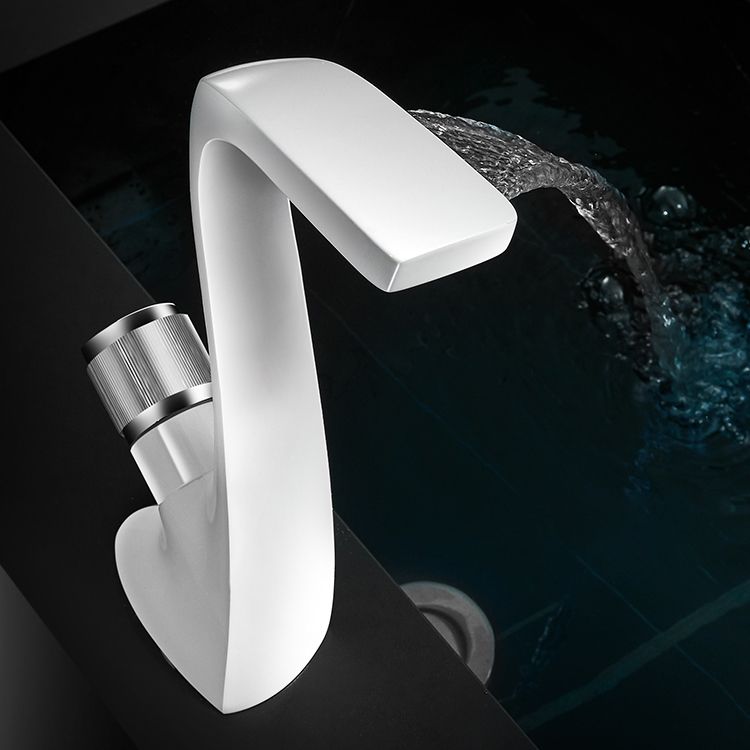 Modern Faucet Bathroom Knob Handle Single Hole Waterfall Spout Faucet Clearhalo 'bathroom_sink_faucets' 'Conjunta de Baño y Conjunta de Grifo' 'Coronamiento de Baño y Dispositivo de Baño' 'Grifo del lavabo del baño' 'Hogar' 'home_improvement' 'home_improvement_bathroom_sink_faucets' 'Mejoras para el hogar' 1200x1200_fb69fb19-d2bb-4a91-8f3d-5d5f25981c37