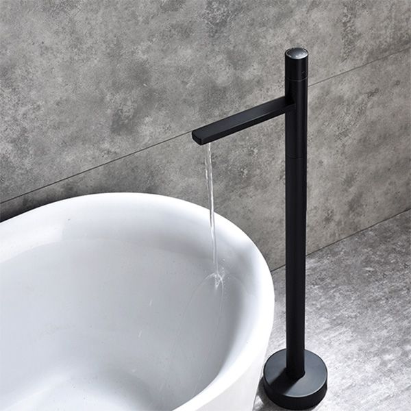 Floor Mounted Freestanding Tub Filler Freestanding High Arc Tub Filler Trim in Silver Clearhalo 'Bathroom Remodel & Bathroom Fixtures' 'Bathtub Faucets' 'bathtub_faucets' 'Home Improvement' 'home_improvement' 'home_improvement_bathtub_faucets' 1200x1200_fb70f59d-3722-4abf-be9e-8fc5a132947c