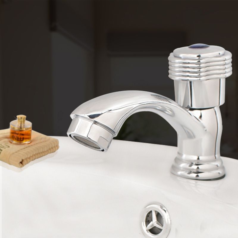 Contemporary Faucet Knob Handle Low Arc Zinc Faucet in Silver Clearhalo 'Bathroom Remodel & Bathroom Fixtures' 'Bathroom Sink Faucets' 'Bathroom Sinks & Faucet Components' 'bathroom_sink_faucets' 'Home Improvement' 'home_improvement' 'home_improvement_bathroom_sink_faucets' 1200x1200_fcb5c58d-ff7e-454a-b1ed-dd7ca58d46d2