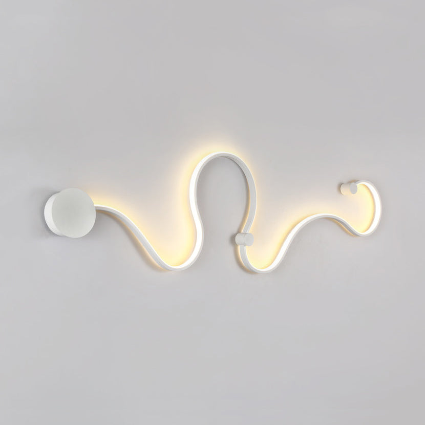 Twist LED Wall Sconce Contemporary Acrylic 1 Light Black/White Wall Lighting Fixture in Warm/White Light Clearhalo 'Modern wall lights' 'Modern' 'Wall Lamps & Sconces' 'Wall Lights' Lighting' 128495