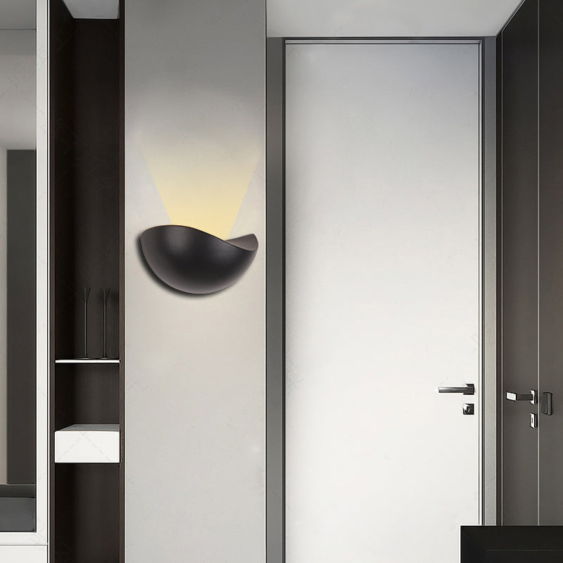 Waveforms Metallic Wall Washer Light Simple Style LED Black/White Finish Wall Sconce in Warm/White Lighting for Bedside Clearhalo 'Cast Iron' 'Glass' 'Industrial' 'Modern wall lights' 'Modern' 'Tiffany' 'Traditional wall lights' 'Wall Lamps & Sconces' 'Wall Lights' Lighting' 128840